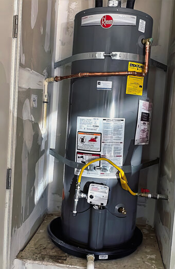 https://hamersleyhotwater.com.au/uploads/2025/06/electric-hot-water-system-32635.jpg