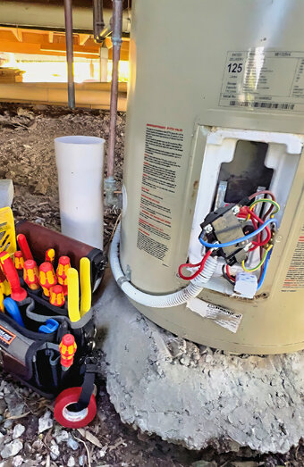 https://hamersleyhotwater.com.au/uploads/2025/06/electric-hot-water-system-49471.jpg