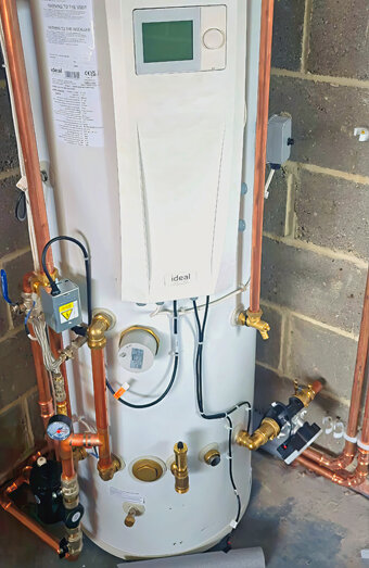 https://hamersleyhotwater.com.au/uploads/2025/06/gas-hot-water-system-13675.jpg