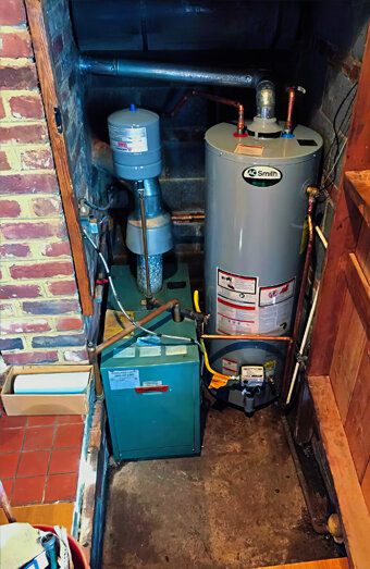 https://hamersleyhotwater.com.au/uploads/2025/06/gas-hot-water-system-50310.jpg