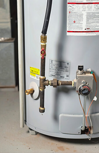 https://hamersleyhotwater.com.au/uploads/2025/06/gas-hot-water-system-65811.jpg