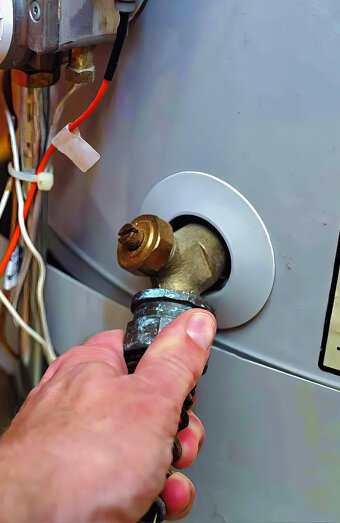 https://hamersleyhotwater.com.au/uploads/2025/06/hot-water-servicing-21854.jpg